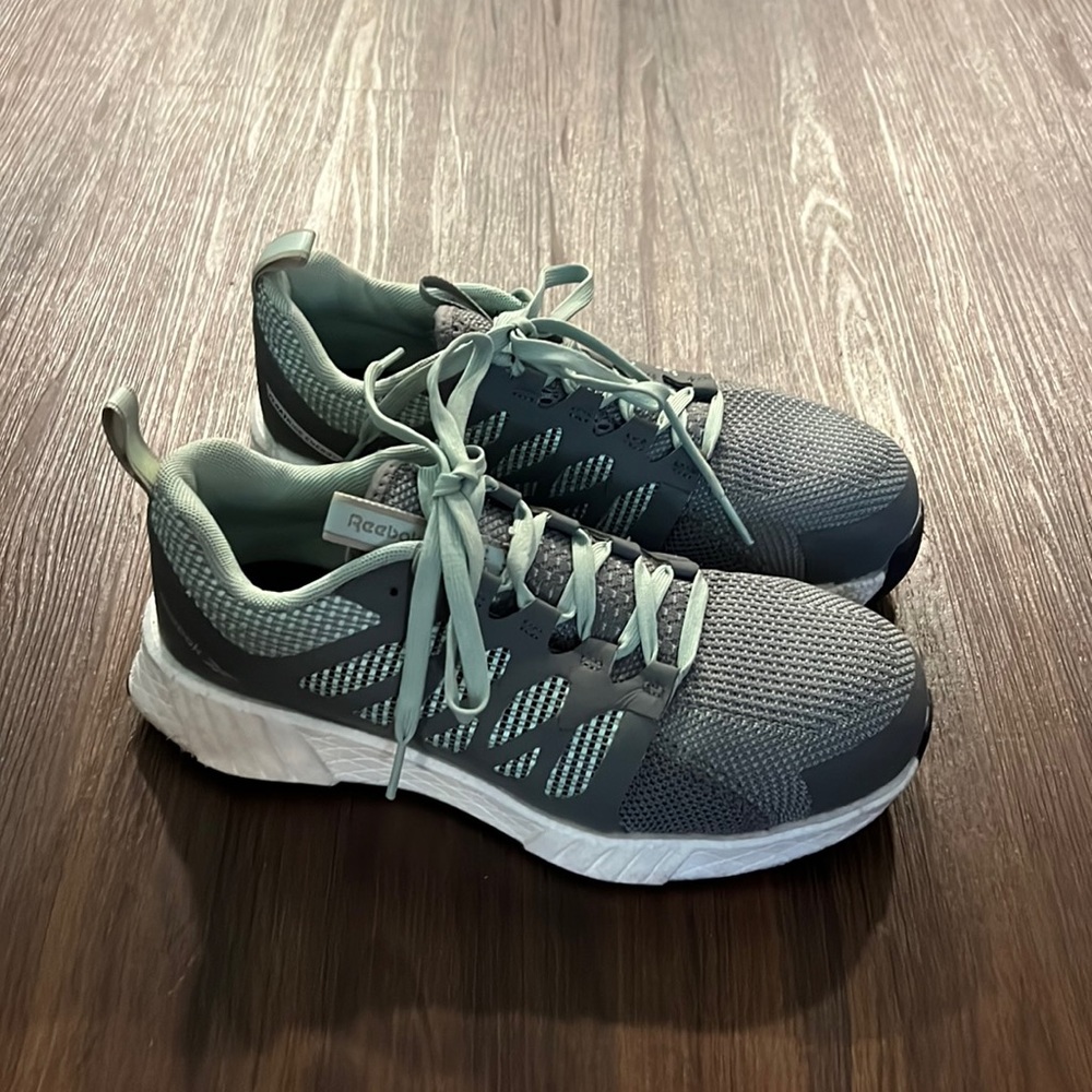 Reebok Sneakers